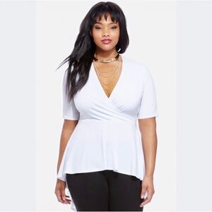 Fashion to Figure high low v-neck white flowing top size 1 (14 - 16)